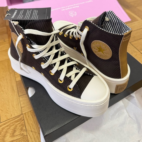 Converse. Chuck Taylor All Star Lift Sneakers. Size 6.5. - Picture 6 of 9